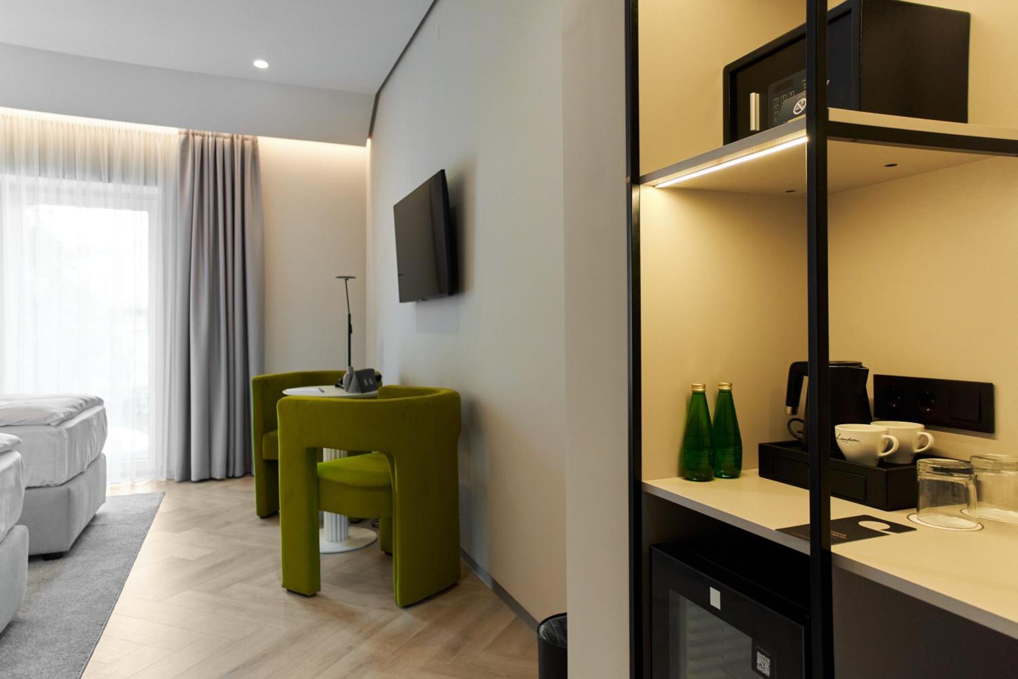 Hotel Laudon Użhorod Zewnętrze zdjęcie