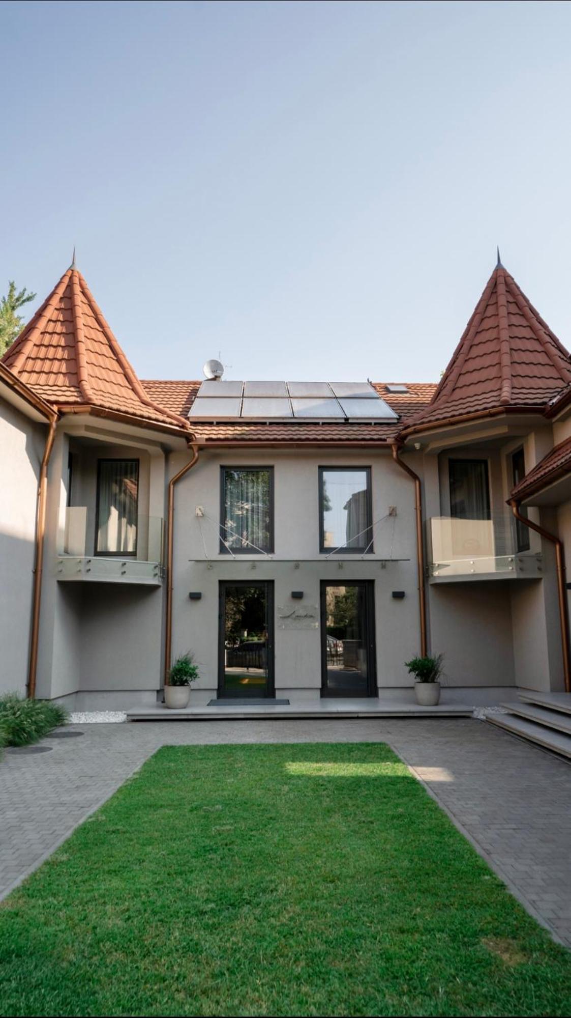 Hotel Laudon Użhorod Zewnętrze zdjęcie